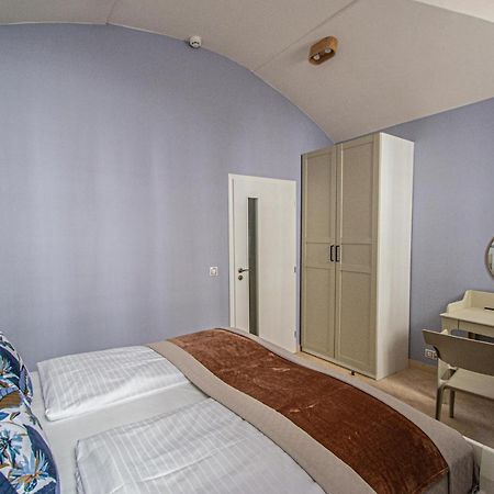 Modern And Spacious Apartments In City Center プラハ エクステリア 写真