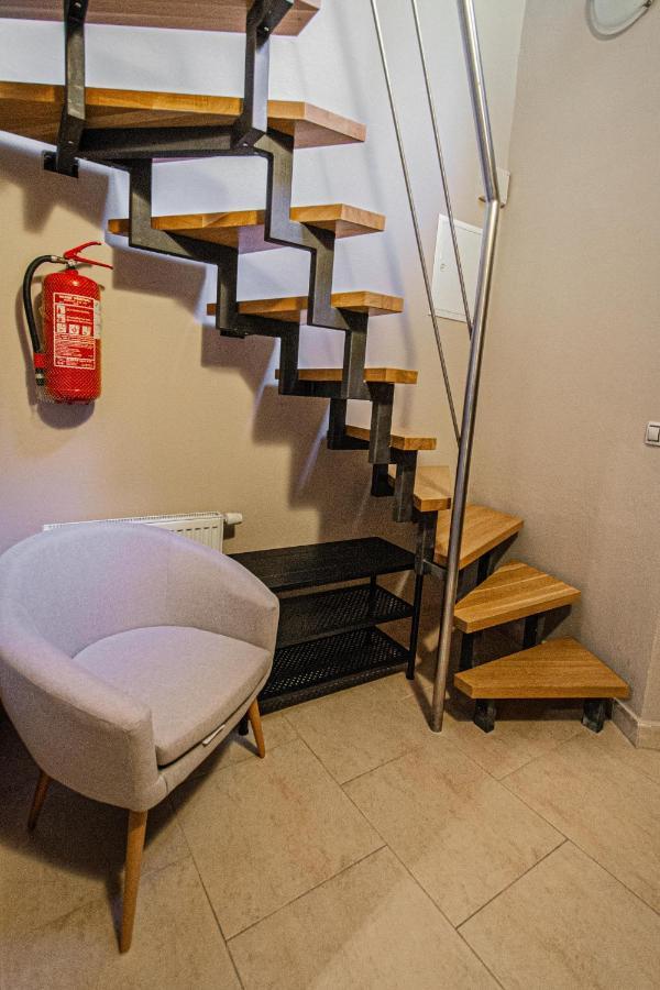 Modern And Spacious Apartments In City Center プラハ エクステリア 写真